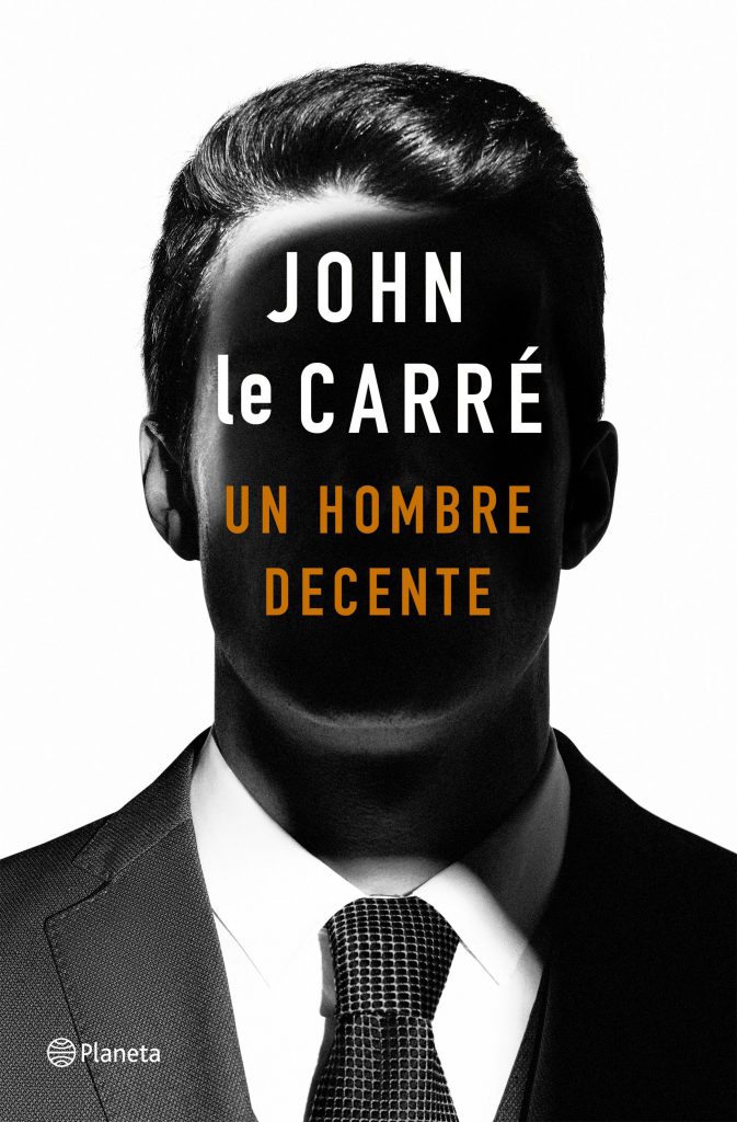 Portada del último libro de John le Carré hablando en el que se habla del jefe de proyecto.
