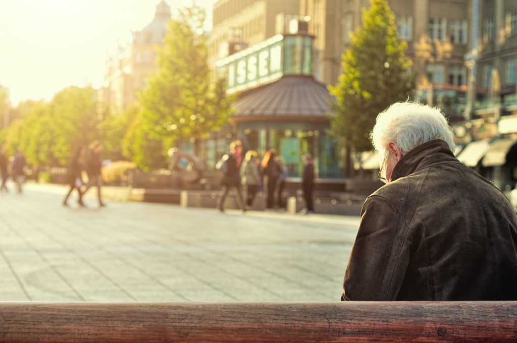 ¿Cómo frenar el envejecimiento? Una nueva especialización de la UOC profundizará en ello