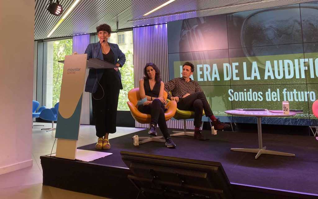María Jesús Espinosa de los Monteros en la VI Jornada de Periodismo Móvil UOC-EFE hablando sobre podcasts