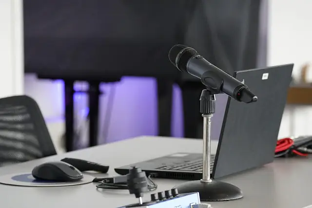 10 pòdcasts periodístics per estar al dia