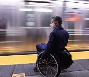 És la digitalització una solució en les crisis sanitàries com la COVID-19 a la inclusió social en transport per a les persones amb discapacitat?