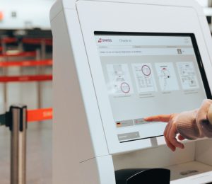 La importància de la recerca en digitalització inclusiva als aeroports per als col·lectius vulnerables