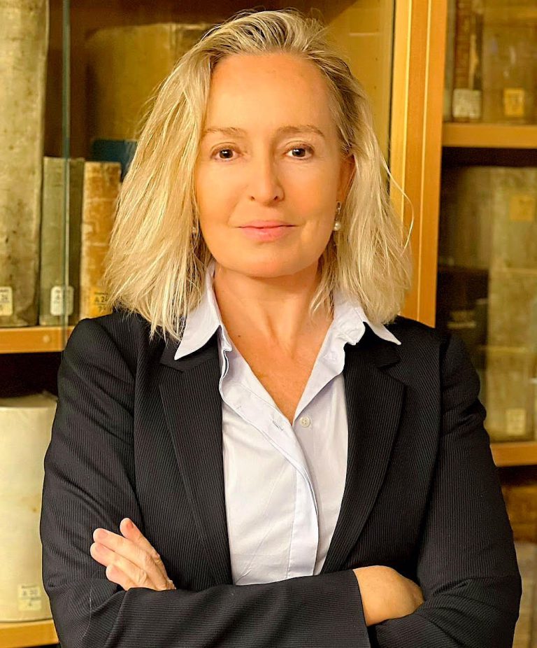 Lorena Bachmaier: “La implantació de jutjats especialitzats en violència contra els menors és una mesura innecessària”