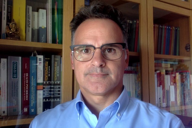 Miguel Ángel Díaz-Sibaja: «La mejor manera de enseñar es el refuerzo positivo»