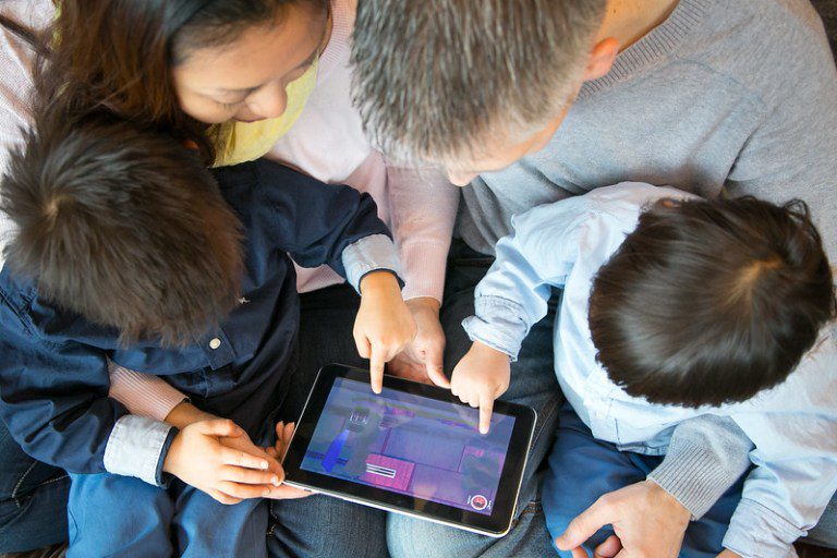 ¿Cómo afectan las nuevas tecnologías digitales a la familia?