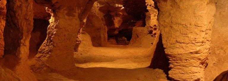 Cova del Toll – Monestir de santa Maria de l’Estany
