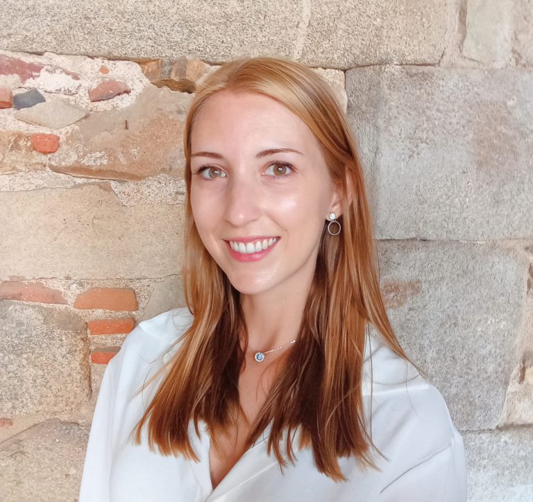 Alícia Bertran: «Programar me ha ayudado a mejorar mi pensamiento analítico y la capacidad de resolver problemas»