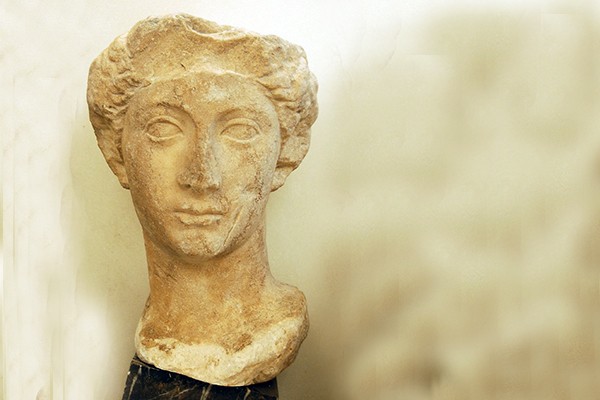 «Cherchez la femme»: Women in Hellenistic History, Historiography and Reception