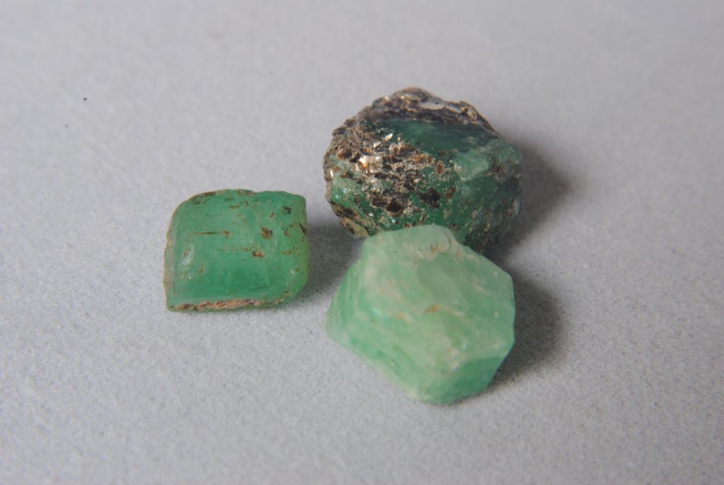 ¿Quieres saber más sobre la producción de esmeraldas en el Egipto romano?