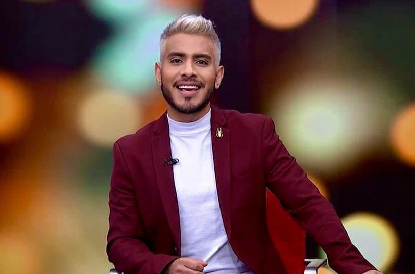 Víctor Valles com a presentador a Televisa Mèxic.